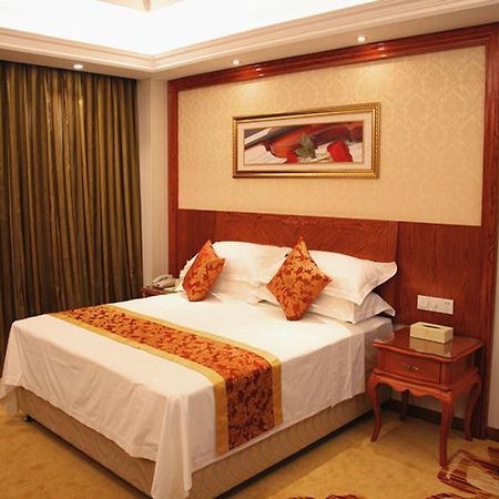 Pingliang Vienna Classic Hotel Kongtong Avenue מראה חיצוני תמונה