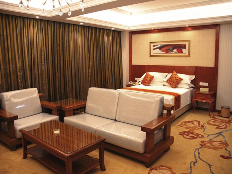 Pingliang Vienna Classic Hotel Kongtong Avenue מראה חיצוני תמונה