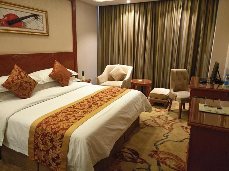 Pingliang Vienna Classic Hotel Kongtong Avenue מראה חיצוני תמונה